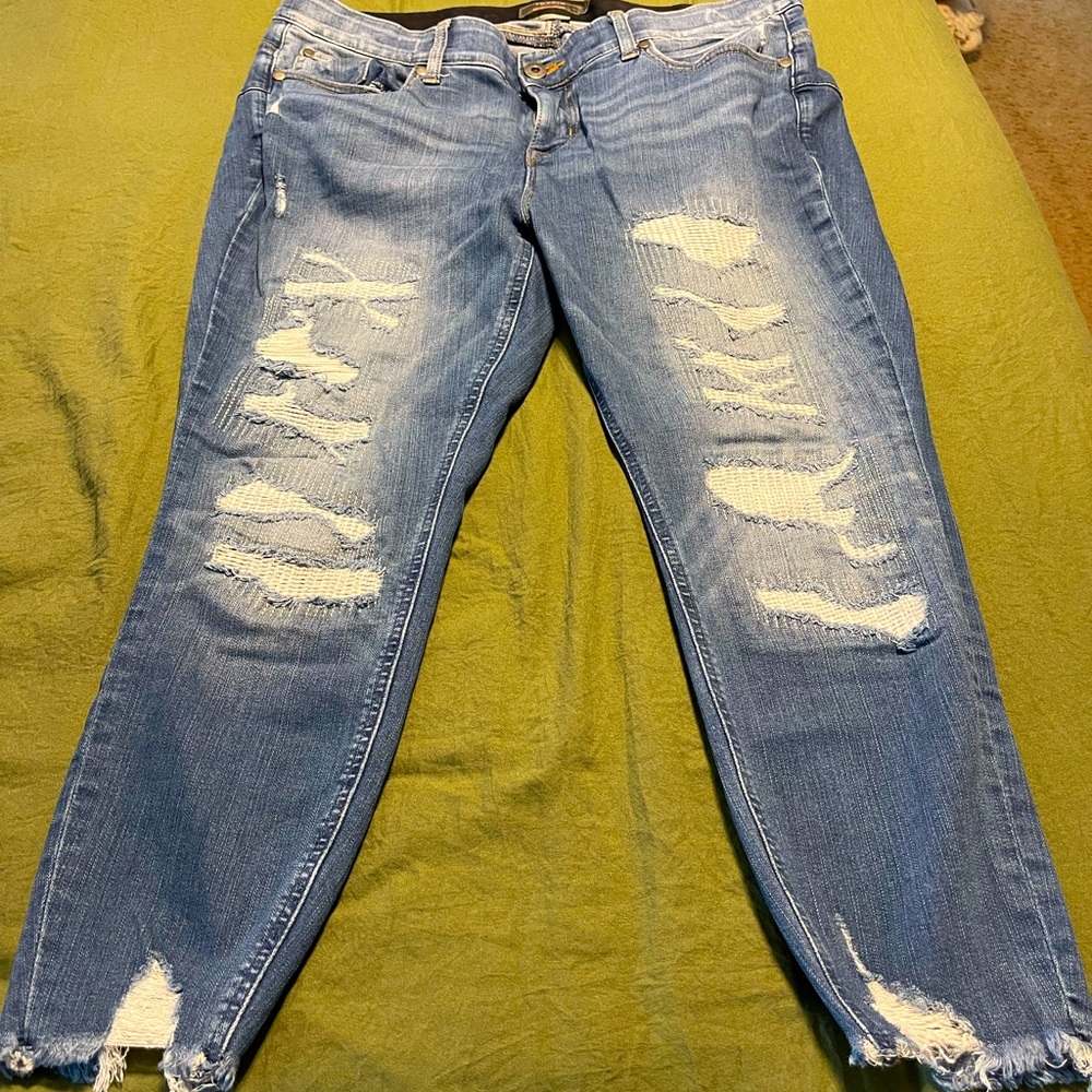 Torrid bombshell skinny, premium wash, 16xs, like new condition.